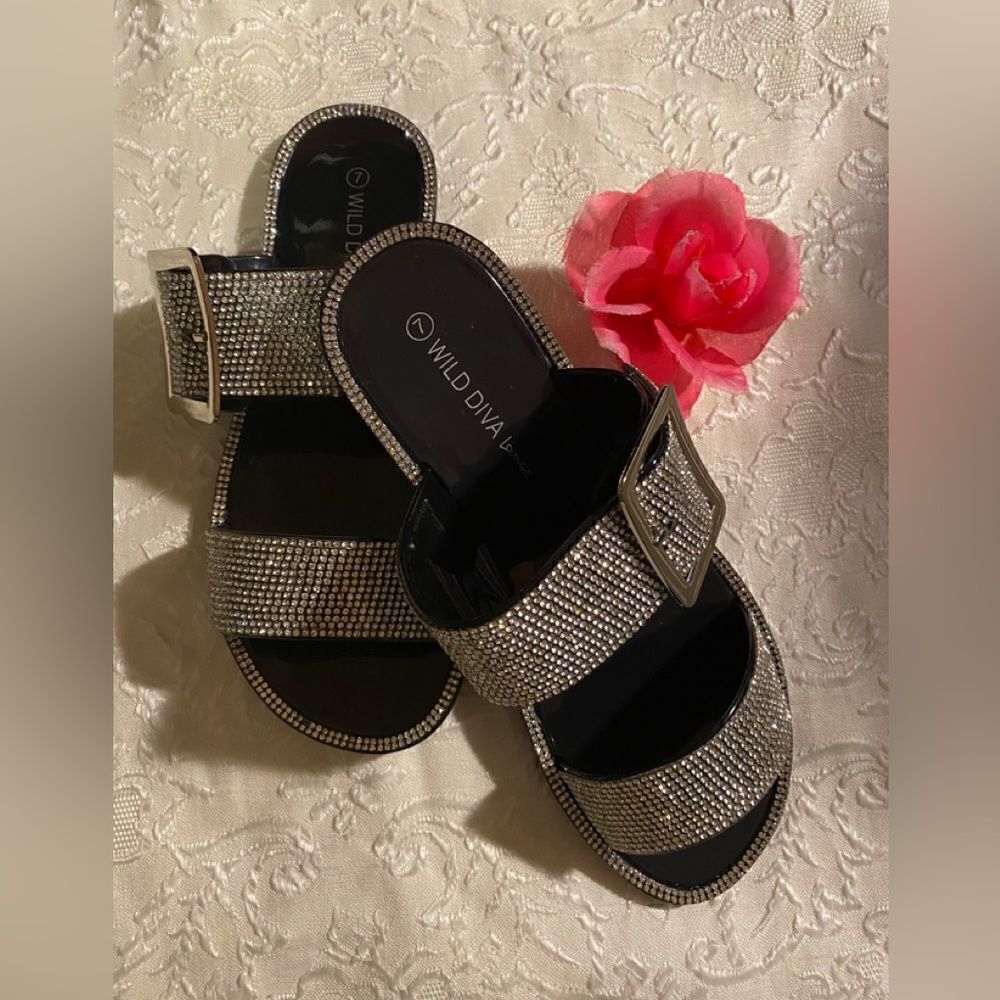 💥Wild Diva women’s open toe fashion Glitter Rhinestone’s slide sandals size:7